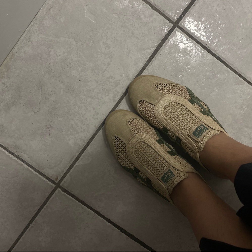 Onisuka slip ons